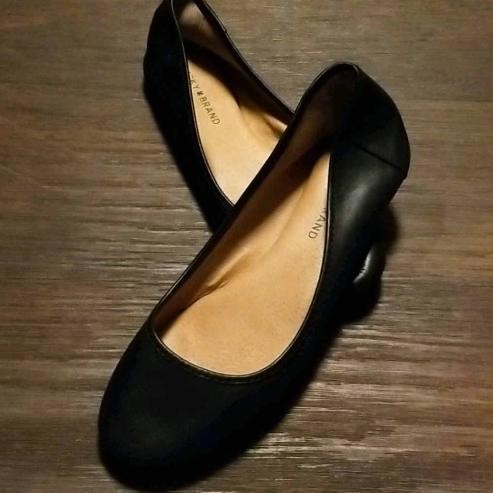 Lucky Brand leather flats size 9 EUC